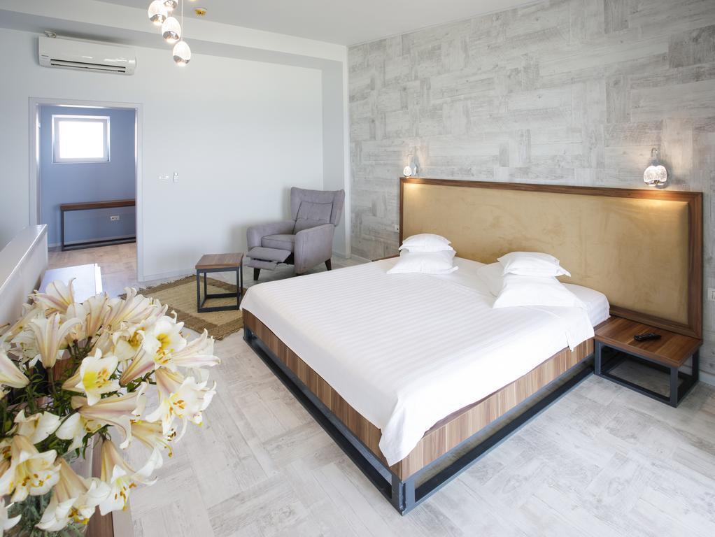 Nautic Luxury Club Hotel Navodari Room photo